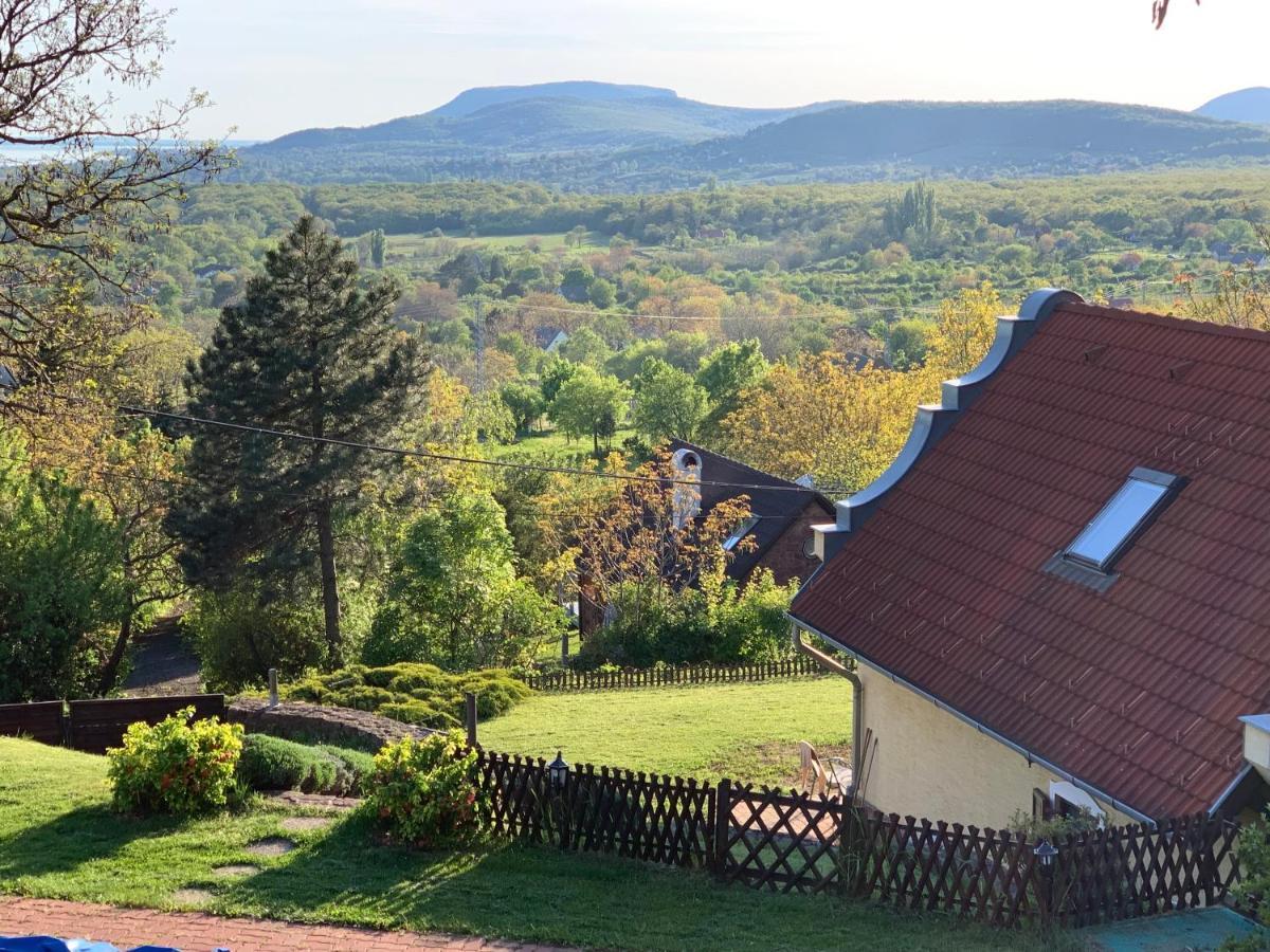 Hillside Apartments Révfülöp エクステリア 写真
