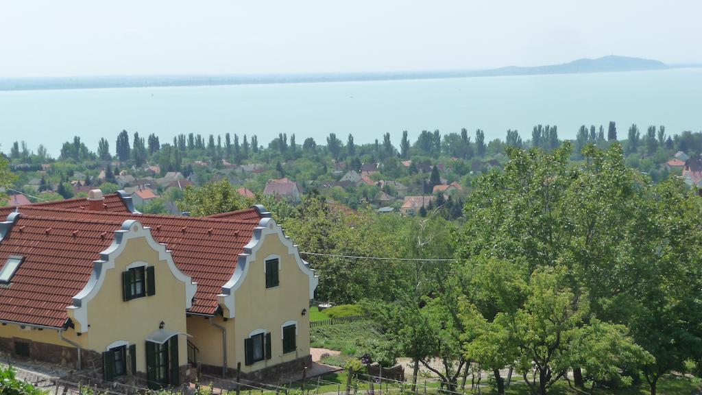 Hillside Apartments Révfülöp エクステリア 写真