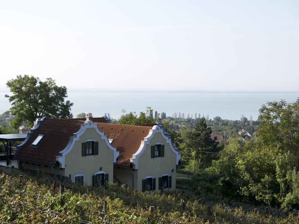 Hillside Apartments Révfülöp エクステリア 写真